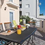 One-bedroom In Apartman Komarna