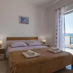 One-bedroom In Apartman Komarna
