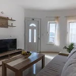 One-bedroom In Apartman Komarna
