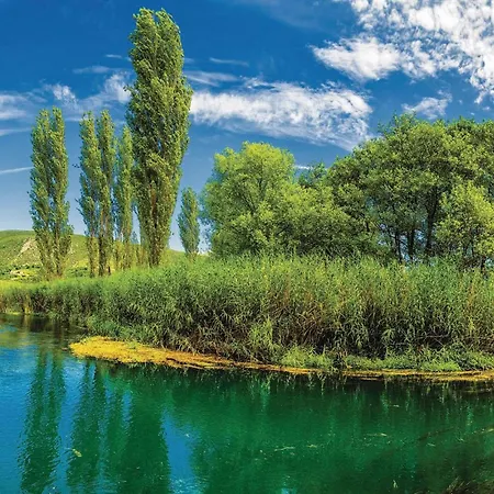 1 Bedroom Amazing In Komarna *
