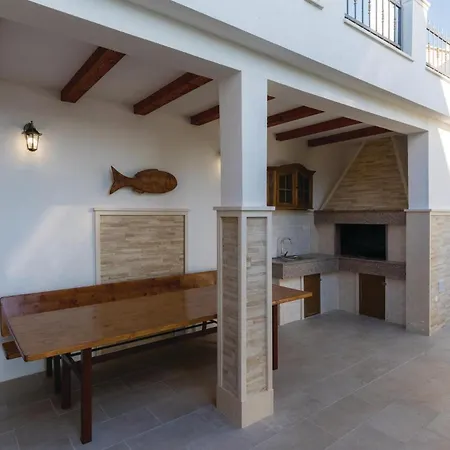 1 Bedroom Amazing In Komarna * Klek