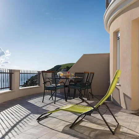 1 Bedroom Amazing In Komarna