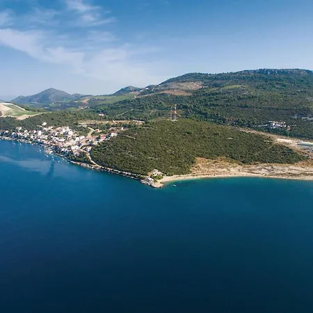 Apartment One-bedroom In Komarna Komarna