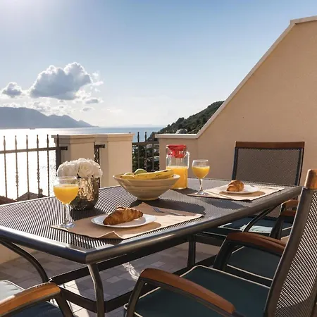 1 Bedroom Amazing In Komarna Klek