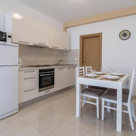 1 Bedroom Amazing In Komarna Apartment Klek